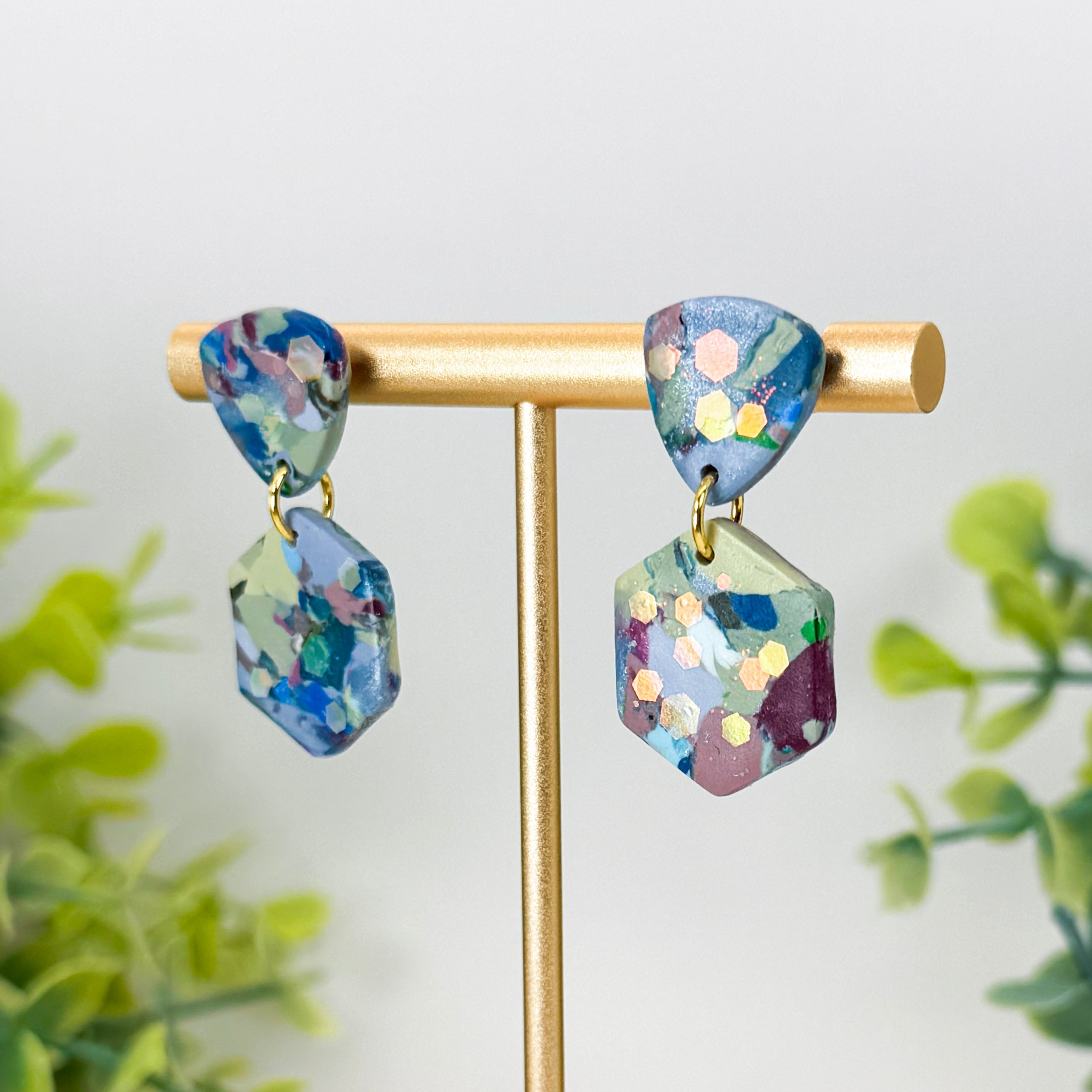 Gia Dangles
