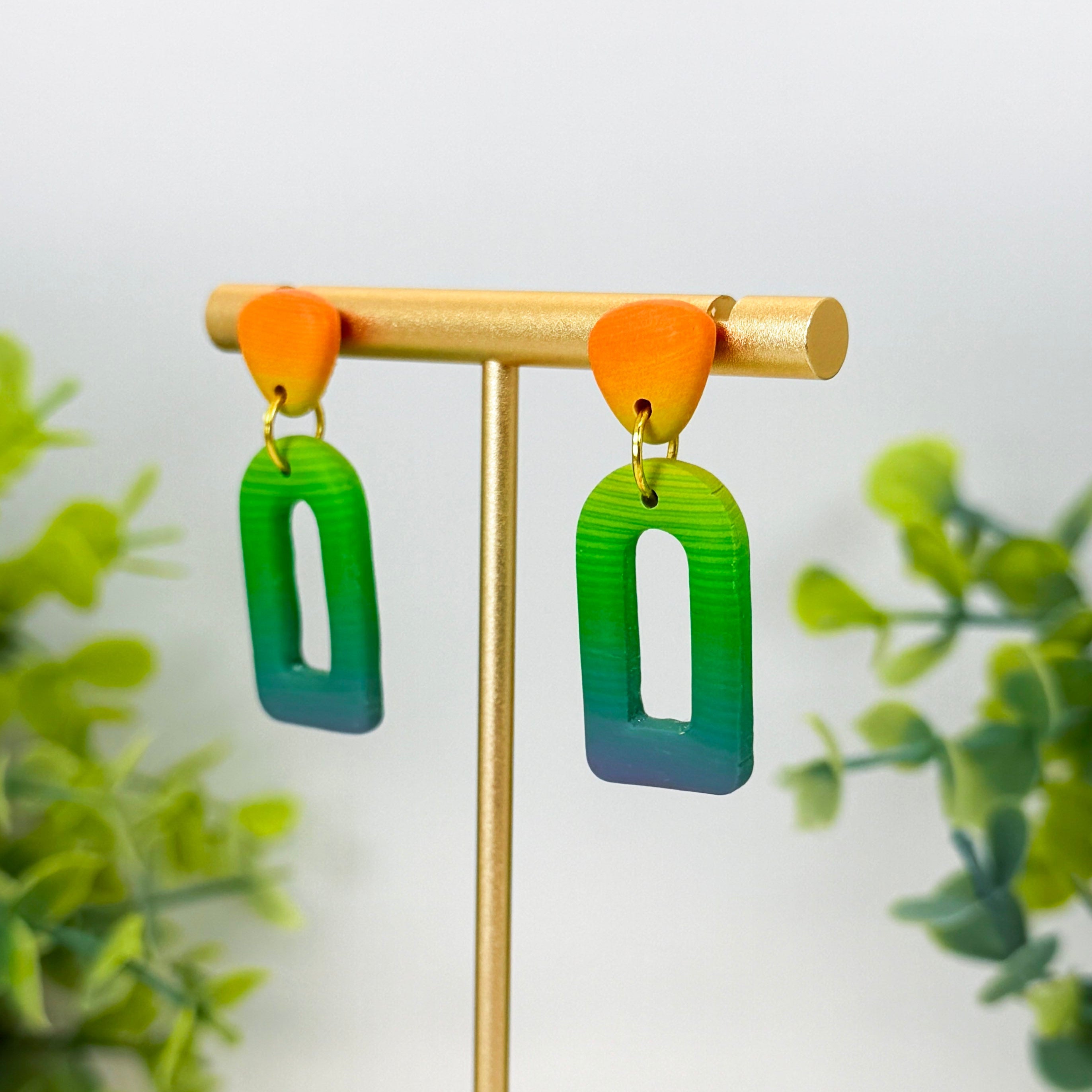 Aya Dangles