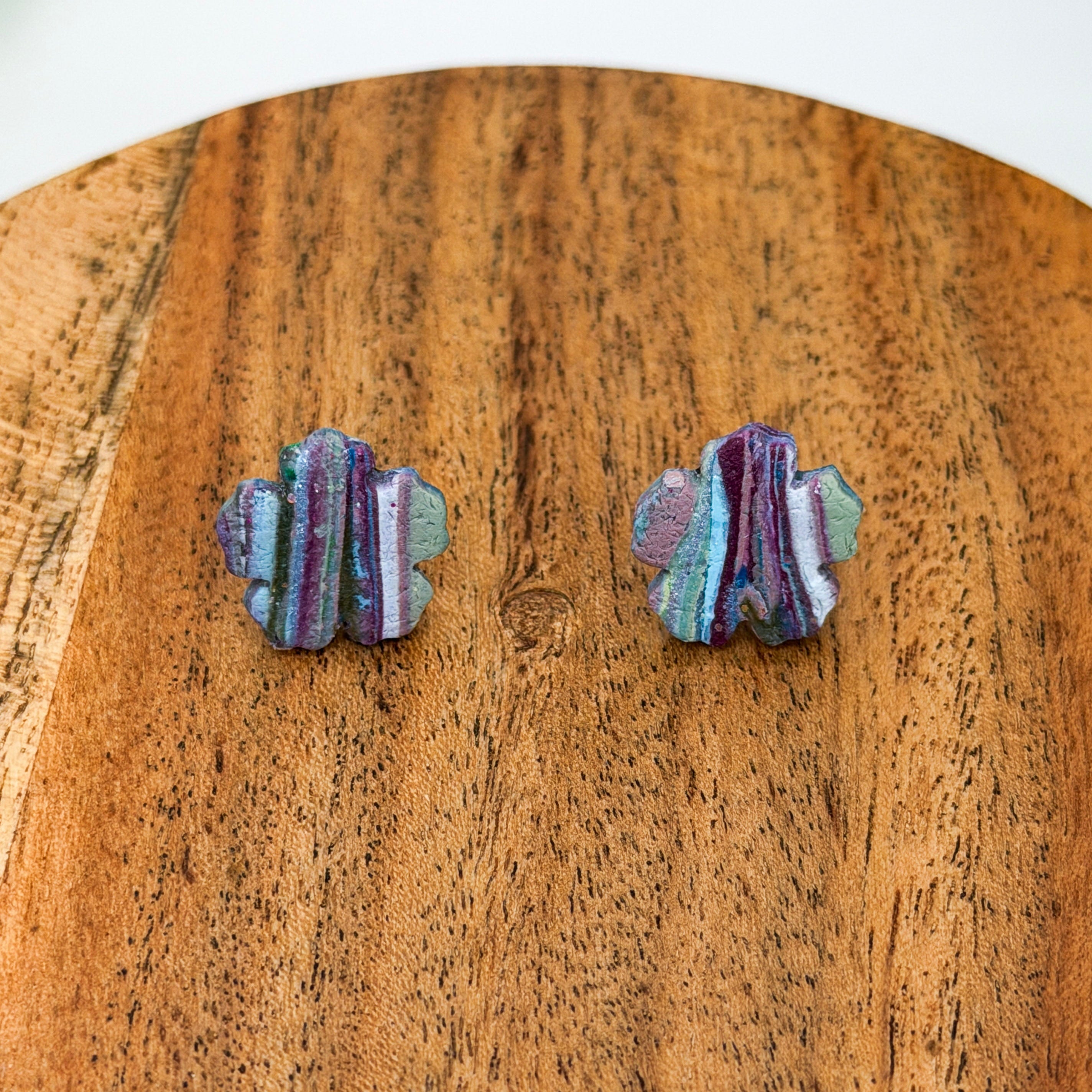 Julia Studs