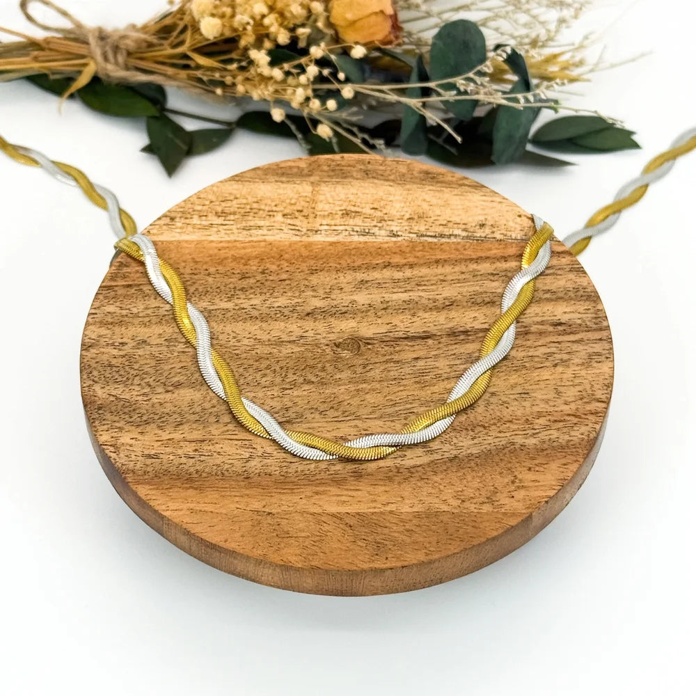 Nova Twisted Snake Chain Necklace