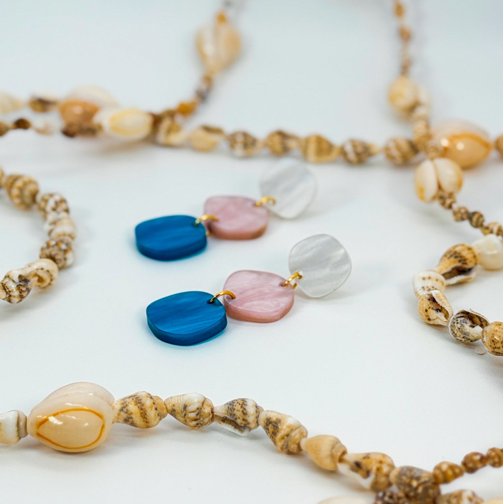 Shelly Dangles