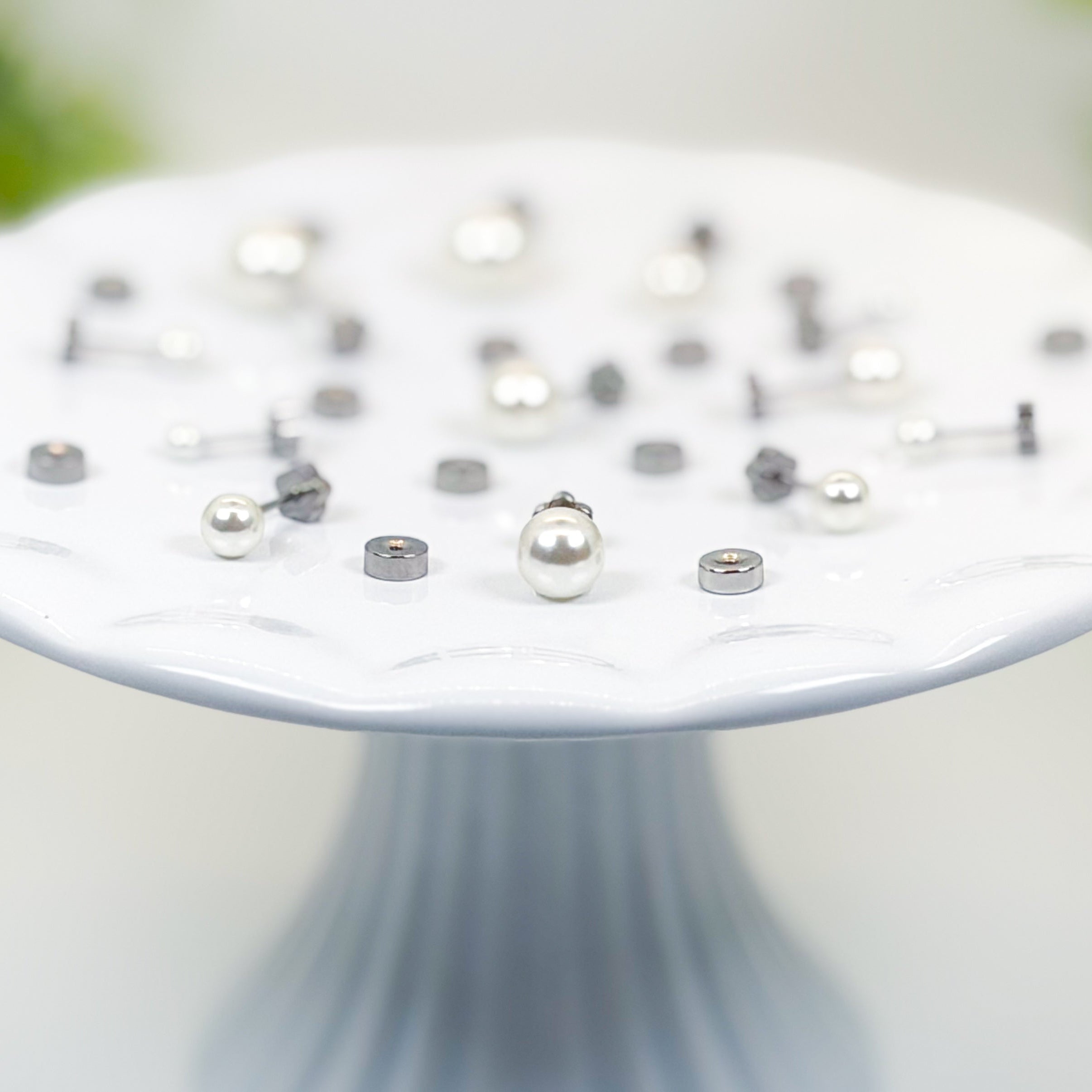 Flat Back Pearl Stud Pack