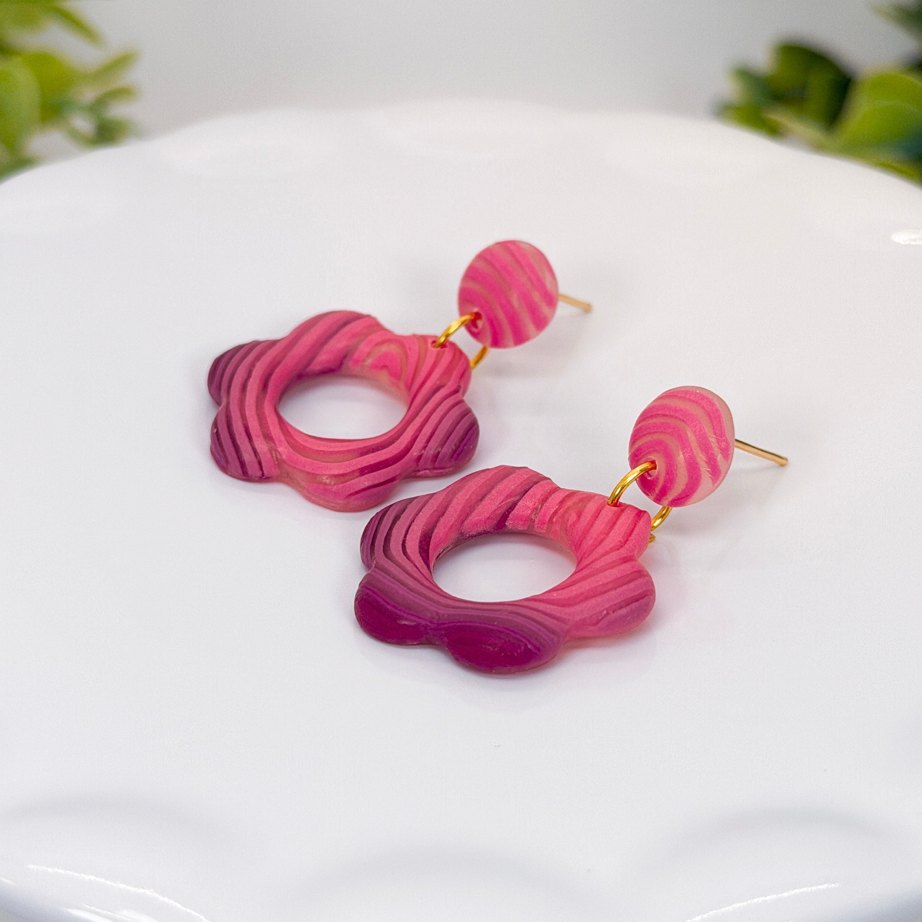 Amelia Dangles